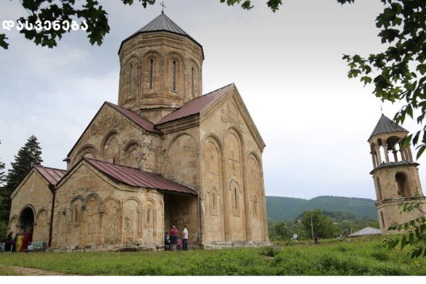 ნიკორწმინდის ტაძარი გაოცებთ თავისი უნიკალური ორნამენტებითა და ფრესკებით