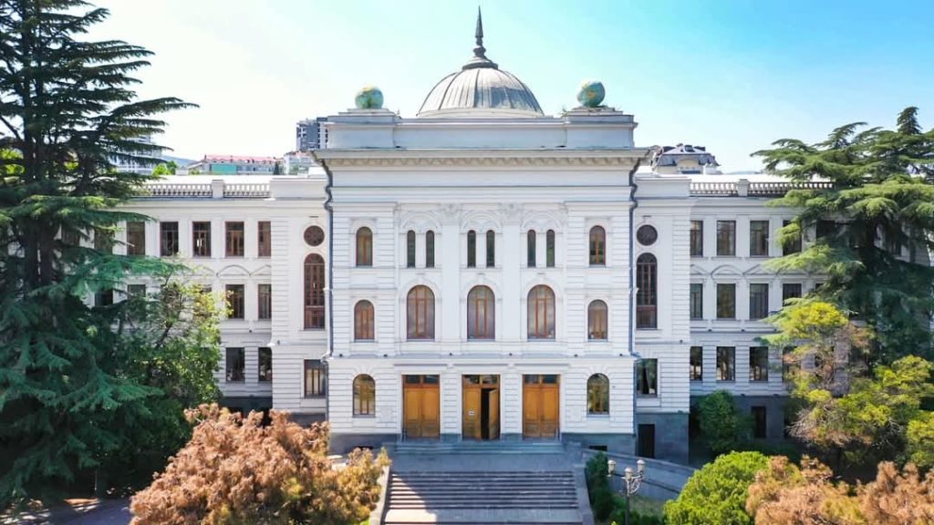 როდის შეუერთდა ვაკე თბილისს?
