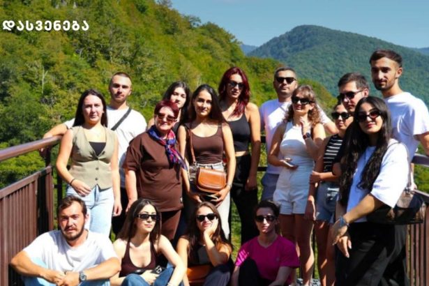 პროექტი ადგილობრივი ბიუჯეტიდან ფინანსდება და მასში ყოველწლიურად ასობით გარდაბნელი ახალგაზრდა მონაწილეობს - „შემოიარე საქართველო“ 2025 დასრულდა