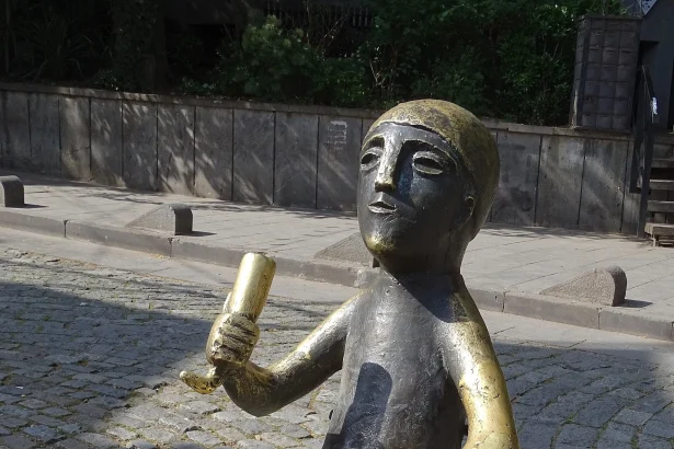 The Tamada toastmaster statue in Tbilisi symbolises Georgia's wine-toasting feast culture travellers will encounter.